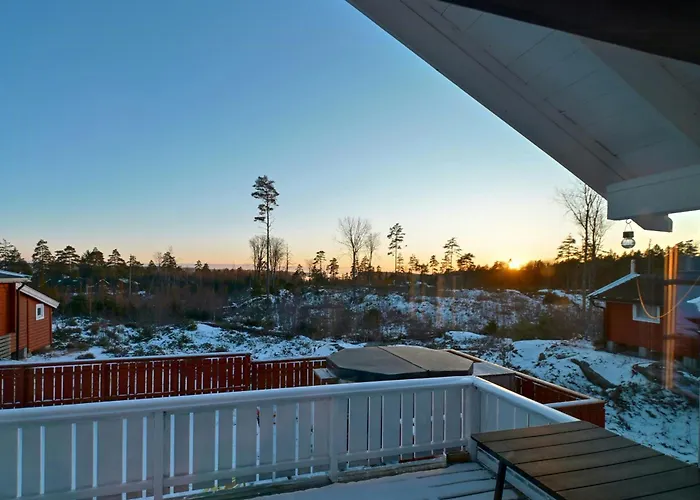 With California Vibe By Outer Oslofjord Rade