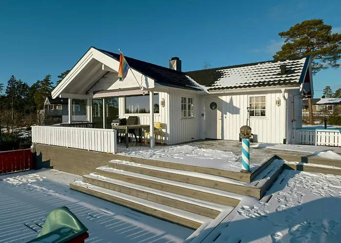 With California Vibe By Outer Oslofjord Rade